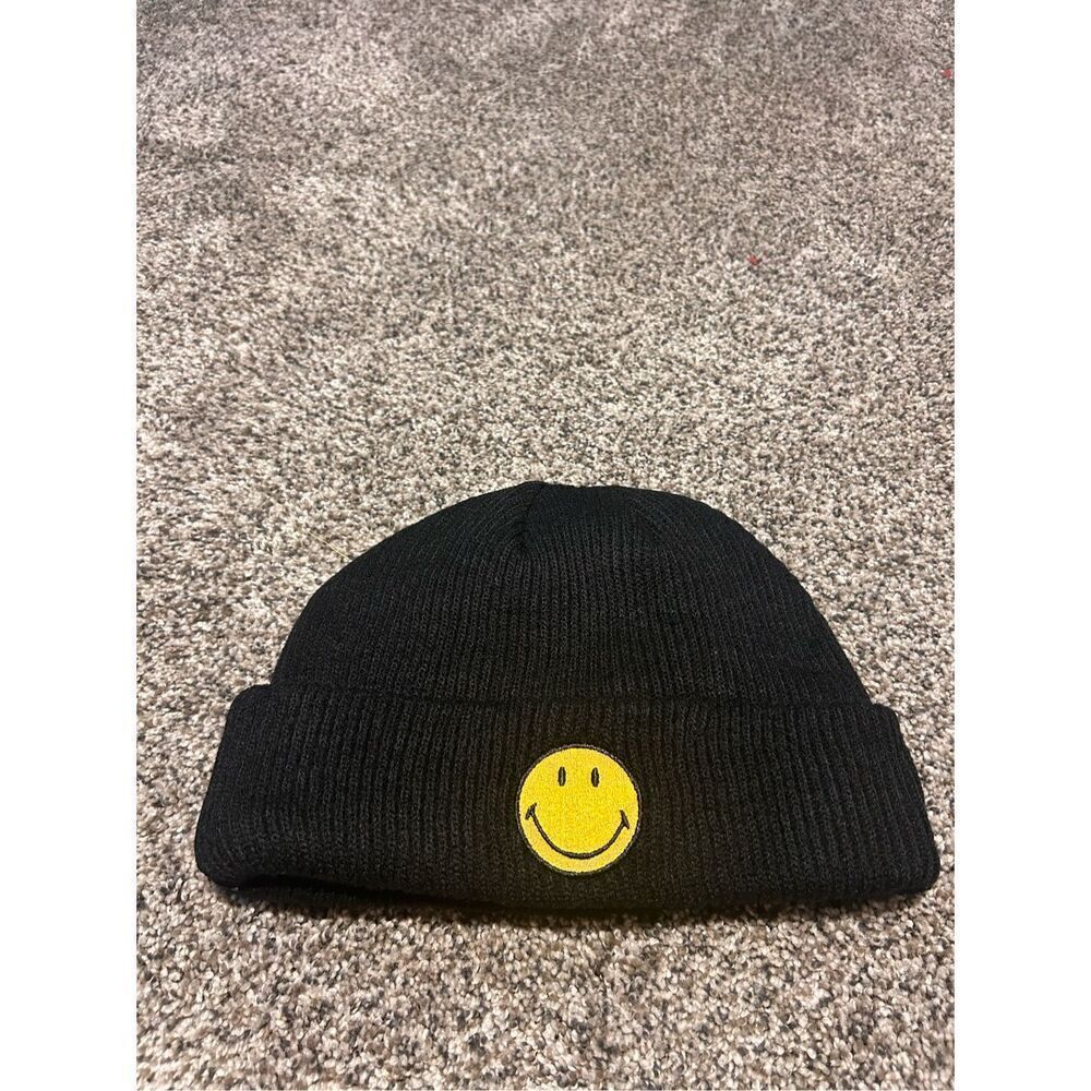 ‼️Sale‼️ Urban outfitters smiley beanie hat C27-46 - Picture 1 of 4